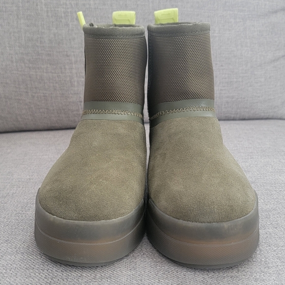 NWOB UGG Classic Tech Mini In Burnt Olive - Picture 6 of 6